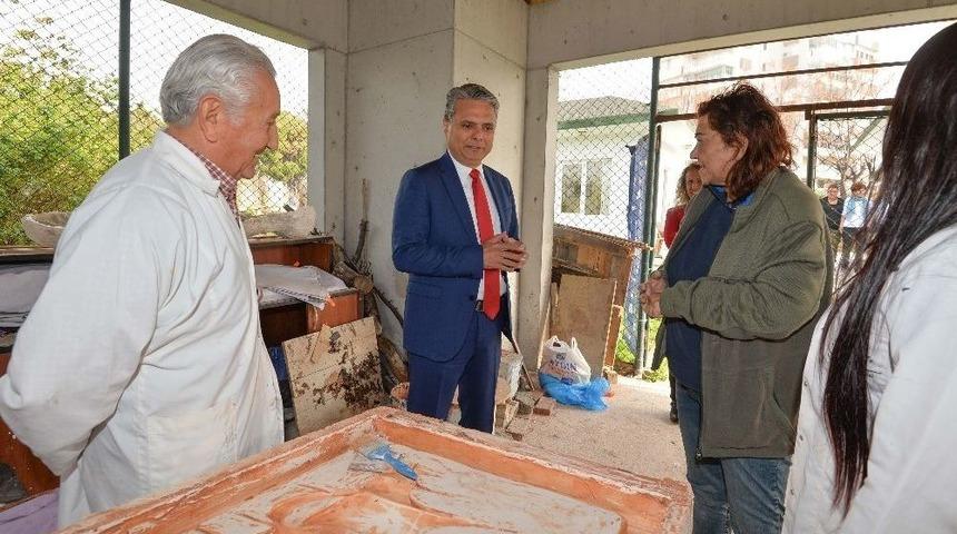 Başkan Uysal, Heykel Atölyesini Ziyaret Etti