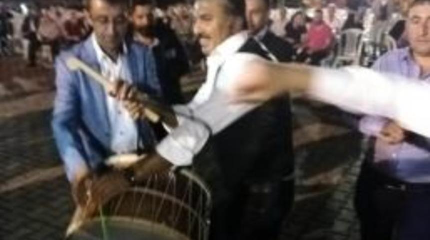 Yusuf Payco, K&uuml;tahya&rsquo;daki Bir D&uuml;ğ&uuml;nde Sahne Aldı