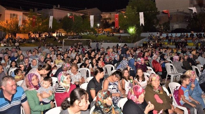 &Ccedil;an Belediyesi A&ccedil;ık Hava Sinema Geceleri Başladı