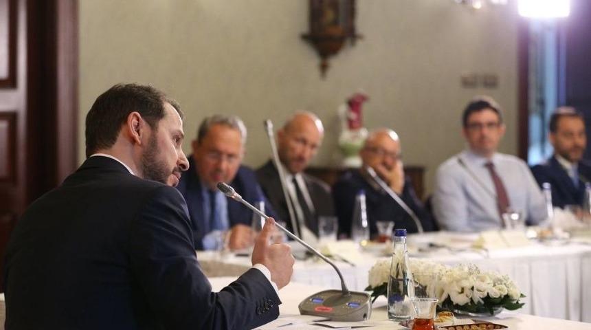 Bakan Albayrak: "bugün Akademisyenlerimiz Ve Ekonomistlerimiz İle Ekonomi Alanında Hayata Geçirmemiz Gereken Politikalara İlişkin Verimli Bir İstişare Toplantısı Gerçekleştirdik"