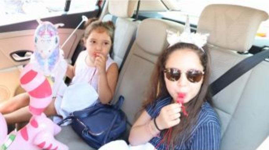 &Ccedil;ocuklar Ebeveynlerini Trafikte &rsquo;kırmızı D&uuml;d&uuml;k&rsquo; İle Uyaracak