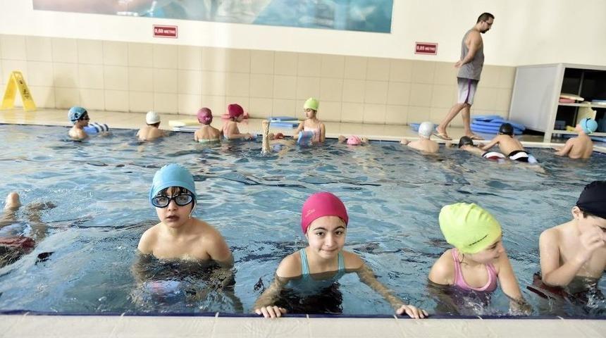 Mamak Yüzme Havuzu Yaza Hazır