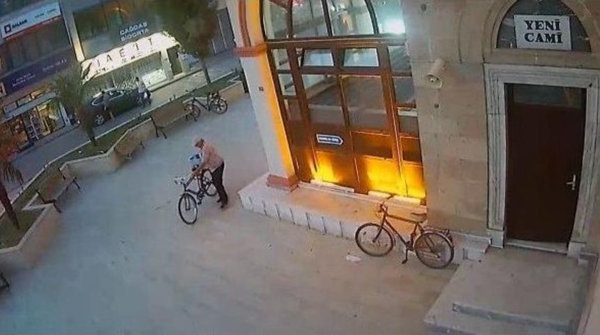 Termoslarla &Ccedil;ay Satan Kişinin Bisikleti &Ccedil;alındı
