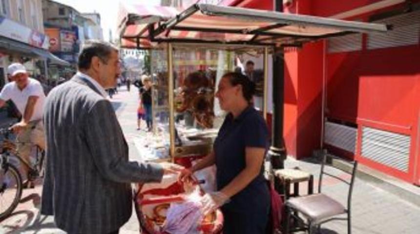 Başkan Akın Esnaf Ve Vatandaşlarla Sohbet Etti