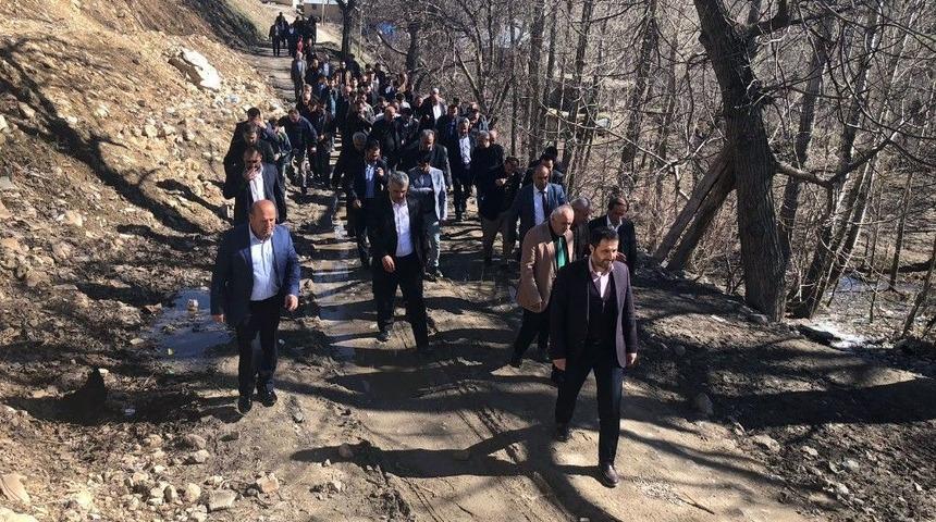 Ak Parti Hakkari Teşkilatı Durankaya Beldesini Ziyaret Etti