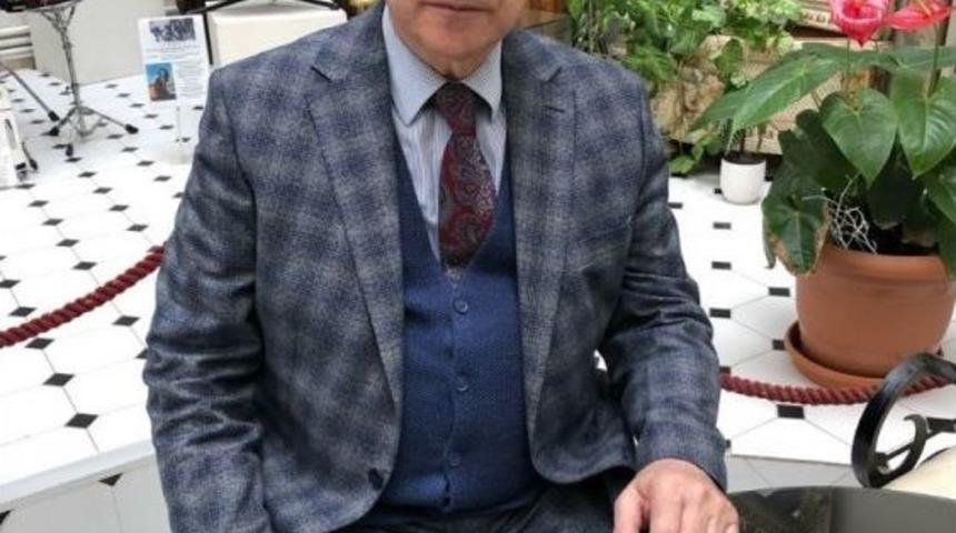 Barış Man&ccedil;o&rsquo;nun Anılarının Anlatıldığı &lsquo;barış K&ouml;pr&uuml;s&uuml;&rsquo; Kitabı &Ccedil;ıktı