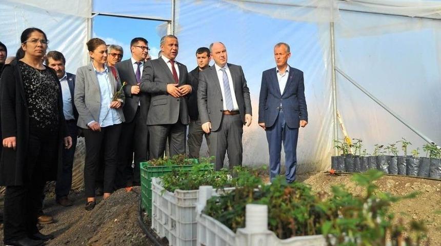 Vali Coşkun: "kadınlarımız &Uuml;retimin Her Alanında Yer Almalı"