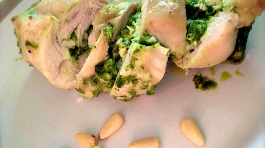 Pesto ve Keçi Peyniri Dolgulu Tavuk
