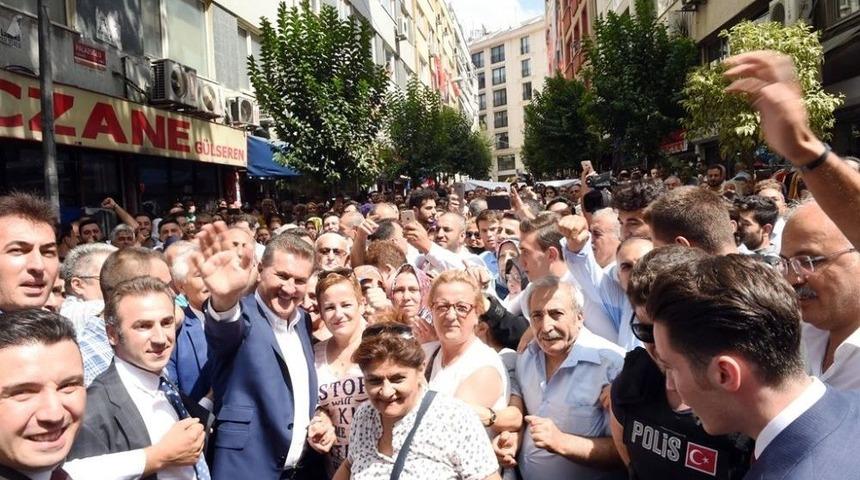 Mustafa Sarıg&uuml;l&rsquo;den Miting Gibi Bayramlaşma T&ouml;reni