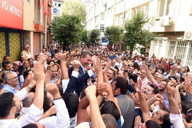 Mustafa Sarıgül’den Miting Gibi Bayramlaşma Töreni