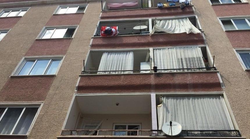 Ocakta Unutulan Yemek Yangın &Ccedil;ıkarttı