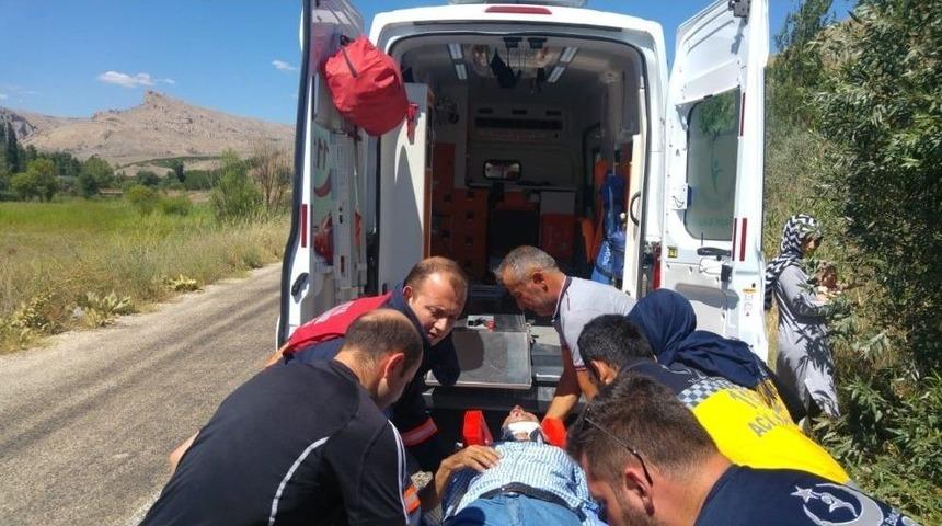 Kazada Ara&ccedil;ta Sıkışan S&uuml;r&uuml;c&uuml; Kurtarıldı