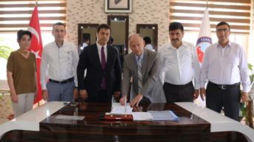 Manisa&rsquo;da "kanalda Y&uuml;zme Havuzda Y&uuml;z" Projesi