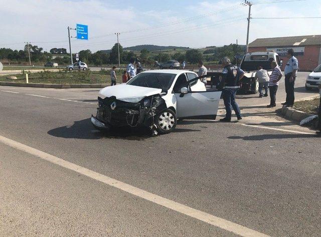 Sakarya’da Trafik Kazası: 2 Yaralı