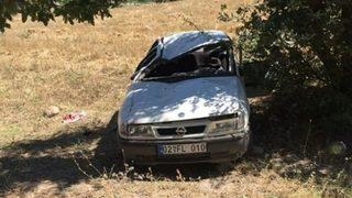 Otomobil Şarampole Yuvarlandı: 2 Yaralı