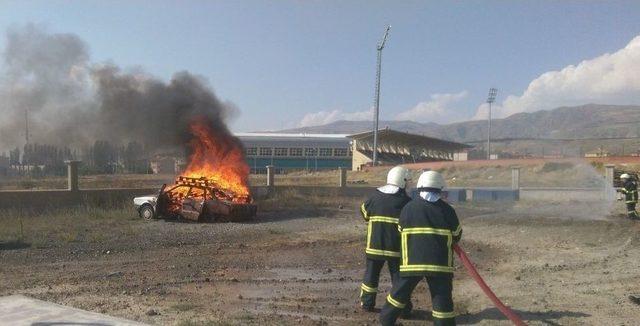 İtfaiye’den Askerlere Yangın Söndürme Eğitimi