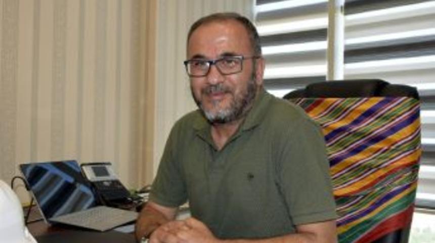 Burdur’da Akademisyen Maaşını Bağışladı