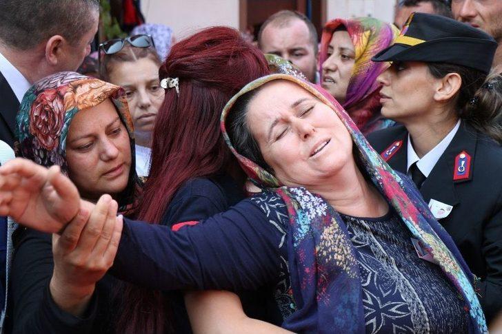 Şehit Uzman Onbaşını Son Yolculuğuna On Binler Uğurladı G2