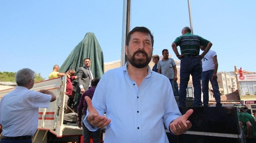 Sındırgı&rsquo;ya Atat&uuml;rk Heykeli