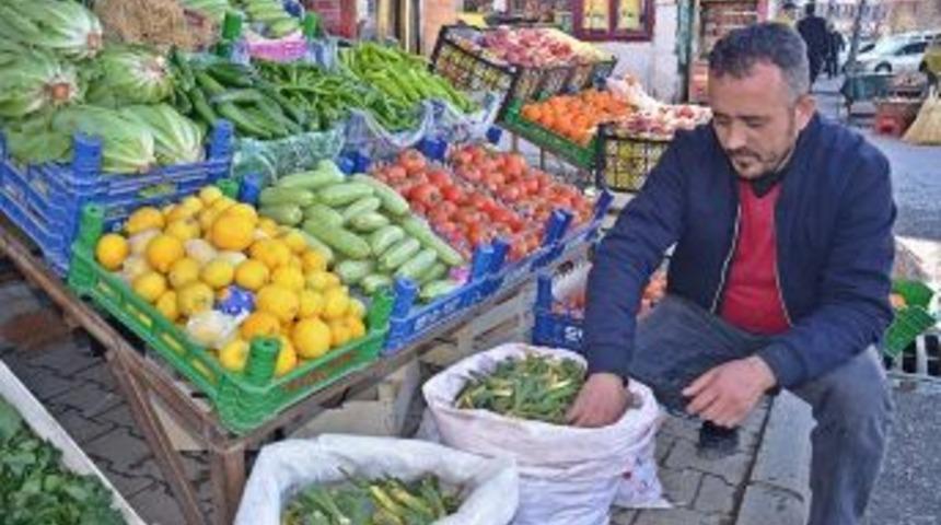 Baharın M&uuml;jdecisi &lsquo;g&uuml;lbahar&rsquo; Tezgahlarda