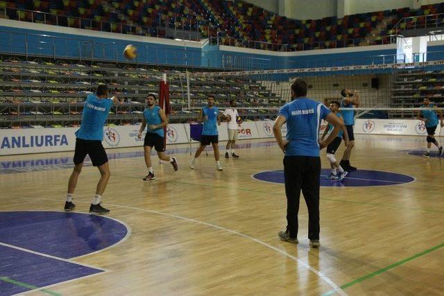 Haliliye Voleybol Takımında Sezon Öncesi Hazırlıklar Devam Ediyor