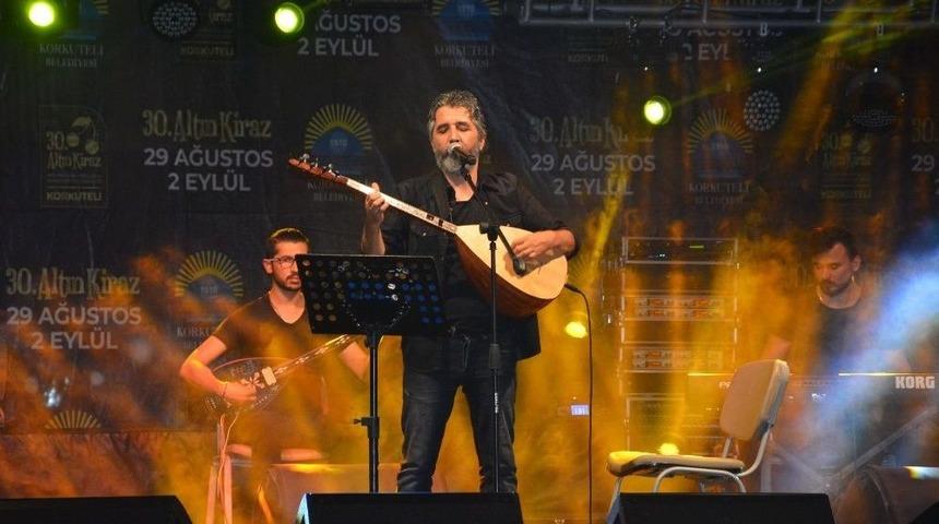 Korkuteli&rsquo;de Ali Kınık Konseri