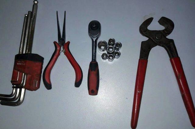 Engelli Aracındaki Ak&uuml;y&uuml; &Ccedil;aldılar 2