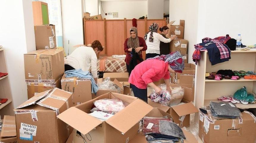 Tekkek&ouml;y Belediyesi Hayır &Ccedil;arşısında Bayram Telaşı