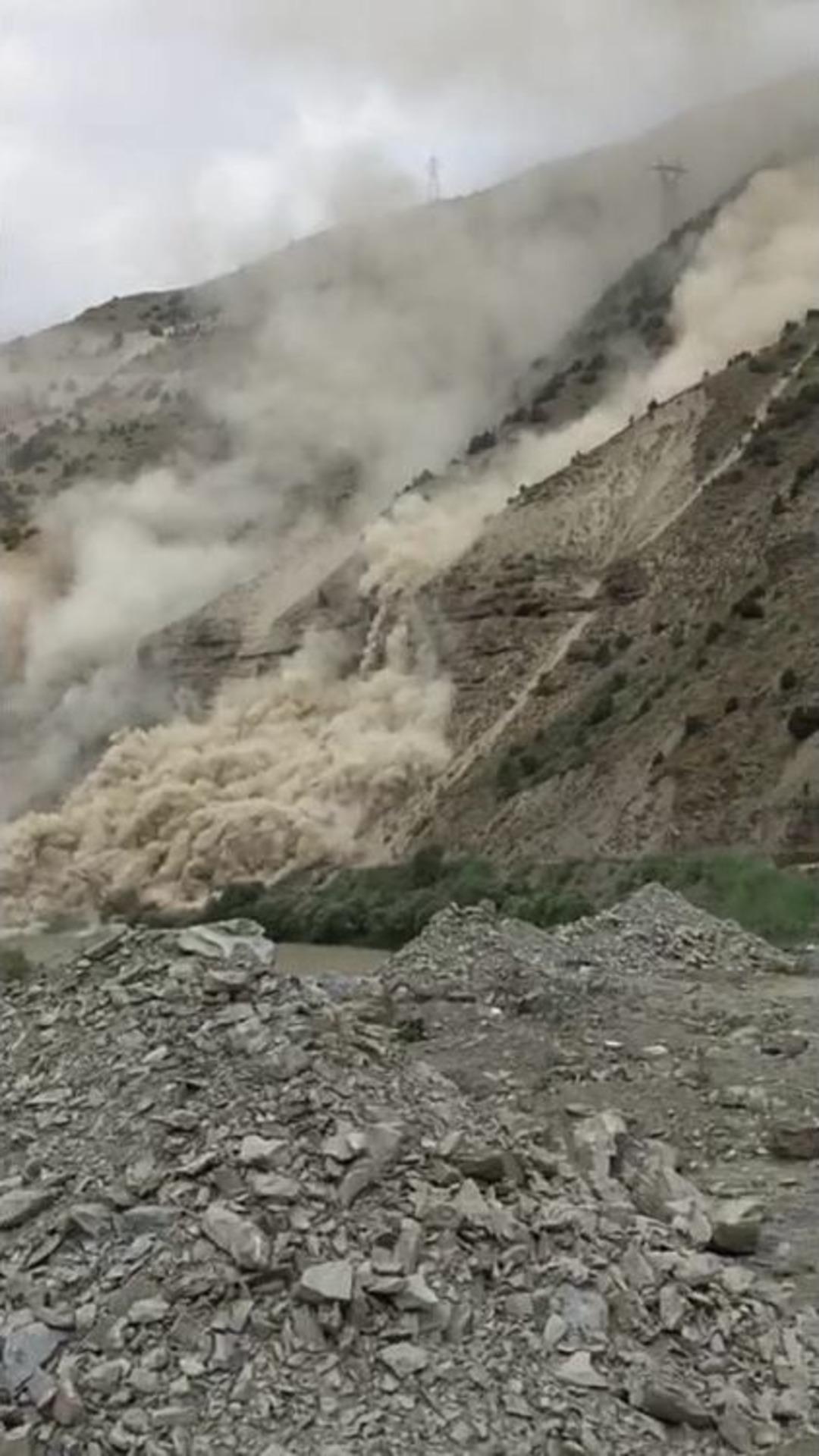 Toprak Kayması B&ouml;yle G&ouml;r&uuml;nt&uuml;lendi