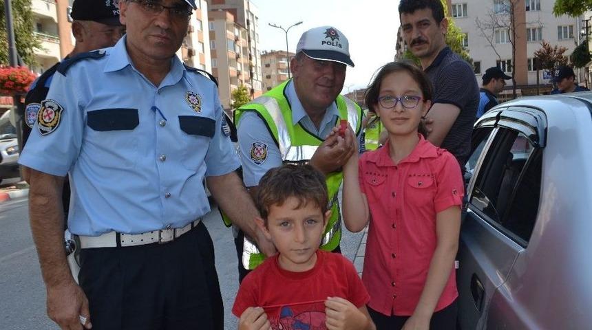 Hatalı S&uuml;r&uuml;c&uuml;ye Kırmızı D&uuml;d&uuml;k