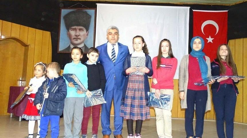 Hisarcık&rsquo;ta Başarılı &Ouml;ğrenciler &Ouml;d&uuml;llendirildi