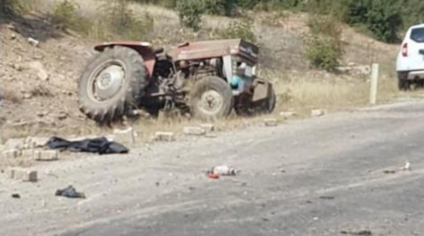 Freni Boşalan Trakt&ouml;r Şarampole Devrildi: 1 &Ouml;l&uuml;, 1 Yaralı
