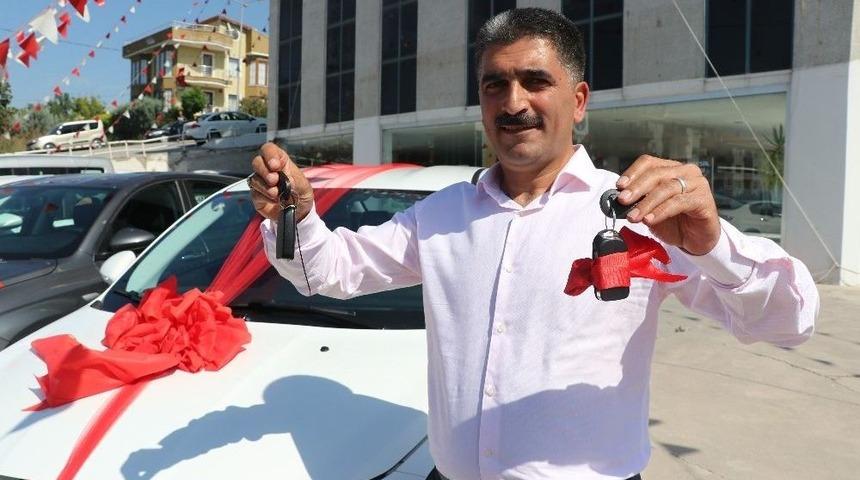 Yalova&rsquo;da Dolarını Bozdurup Ev Alana Sıfır Kilometre Otomobil Bedava