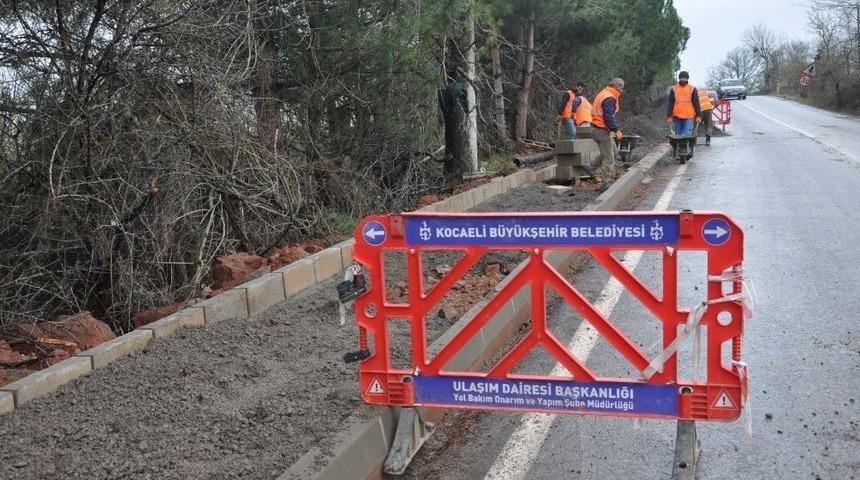 Kocaeli&rsquo;de Yollarda Engeller Kaldırılıyor