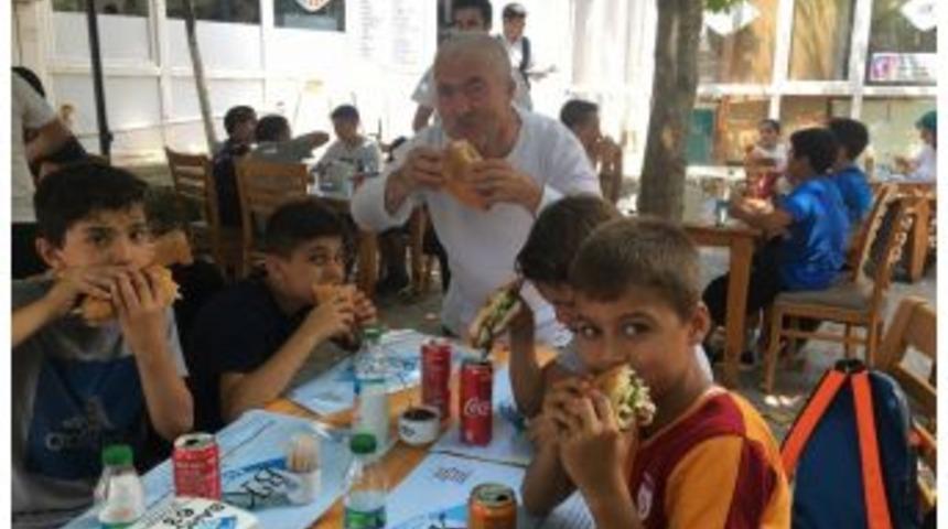 Balık&ccedil;ı Kenan, Kur&rsquo;an Kursu &Ouml;ğrencilerini Ağırladı