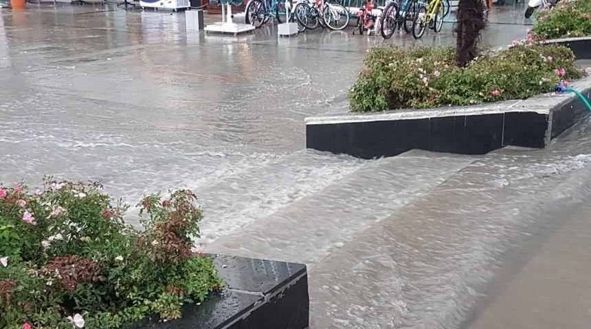 10 Dakikalık Yağış Bandırma&rsquo;ya Yetti