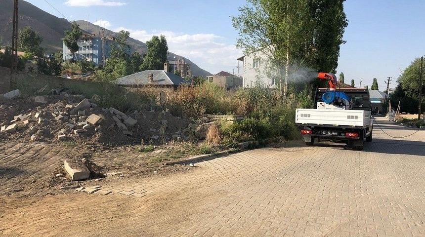 Başkale Belediyesinden Sivrisinek Ve Haşereyle M&uuml;cadele &Ccedil;alışması