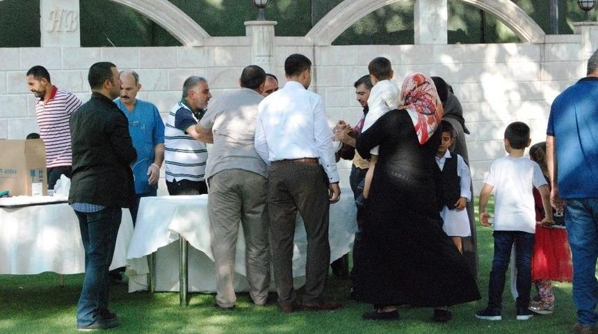 Şanlıurfa&rsquo;da Ailesinin Maddi Durumu İyi Olmayan 200 &Ccedil;ocuk S&uuml;nnet Edildi
