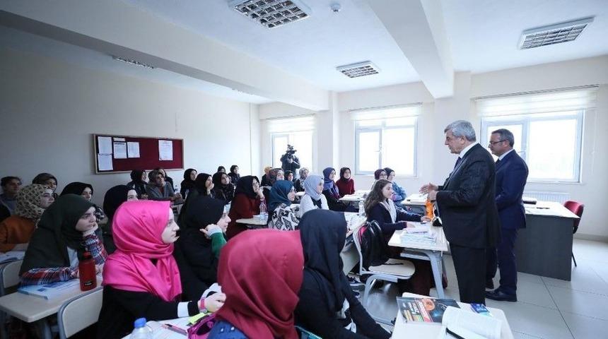 Başkan Karaosmanoğlu Gebzeli &Ouml;ğrencilerle Buluştu