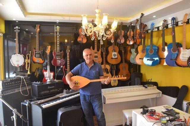 İneg&ouml;ll&uuml; M&uuml;zisyen 16 Enstr&uuml;man &Ccedil;alabiliyor 1