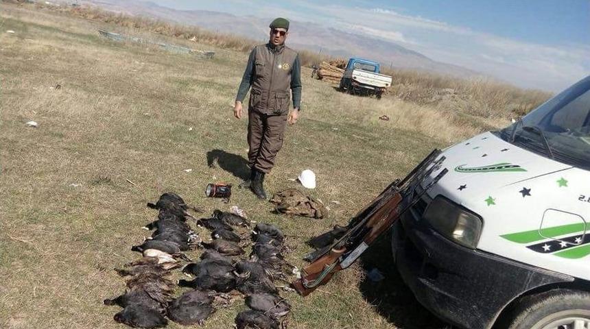 Ka&ccedil;ak Avlanan 5 Kişi Yakalandı