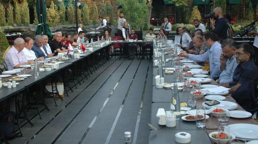 &Ouml;z İplik-iş Sendikası Genel Başkanı İnan&ccedil; Basın Mensuplarıyla Buluştu