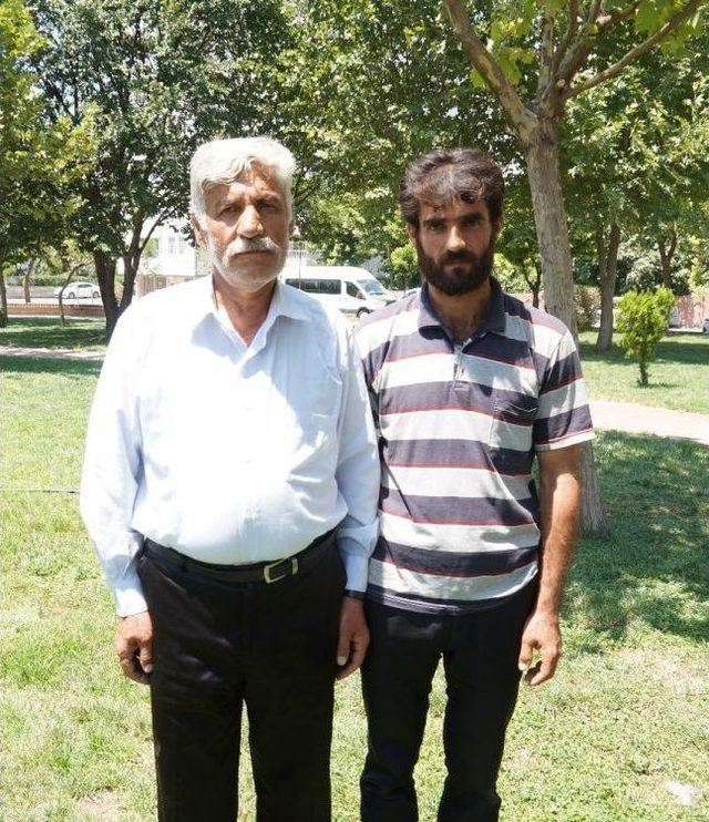 (&ouml;zel) Başındaki 80 Sa&ccedil;mayla 12 Yıldır Yaşıyor 1