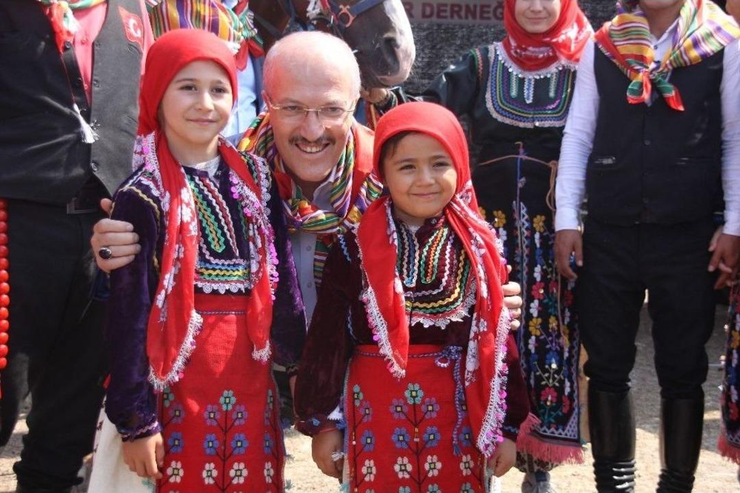 14.uluslararası Y&ouml;r&uuml;k Ve T&uuml;rkmen Festivali Yapıldı