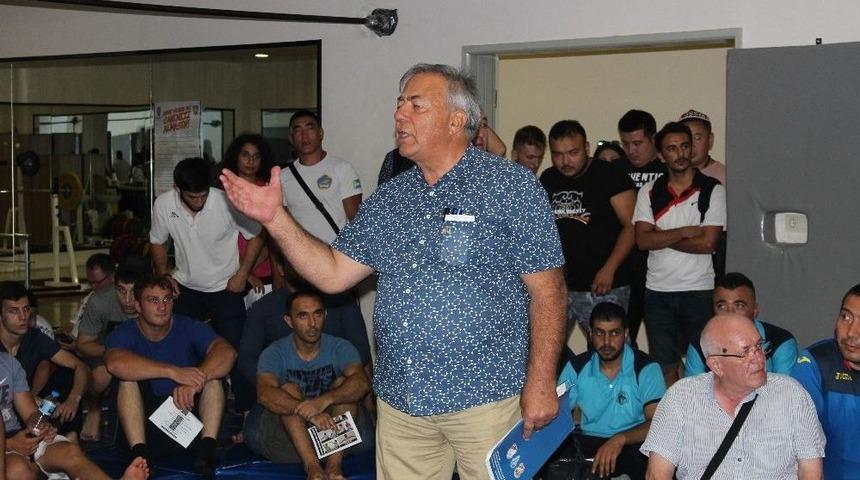 D&uuml;nya Aba G&uuml;reşi &Ouml;ncesi Seminer Verildi