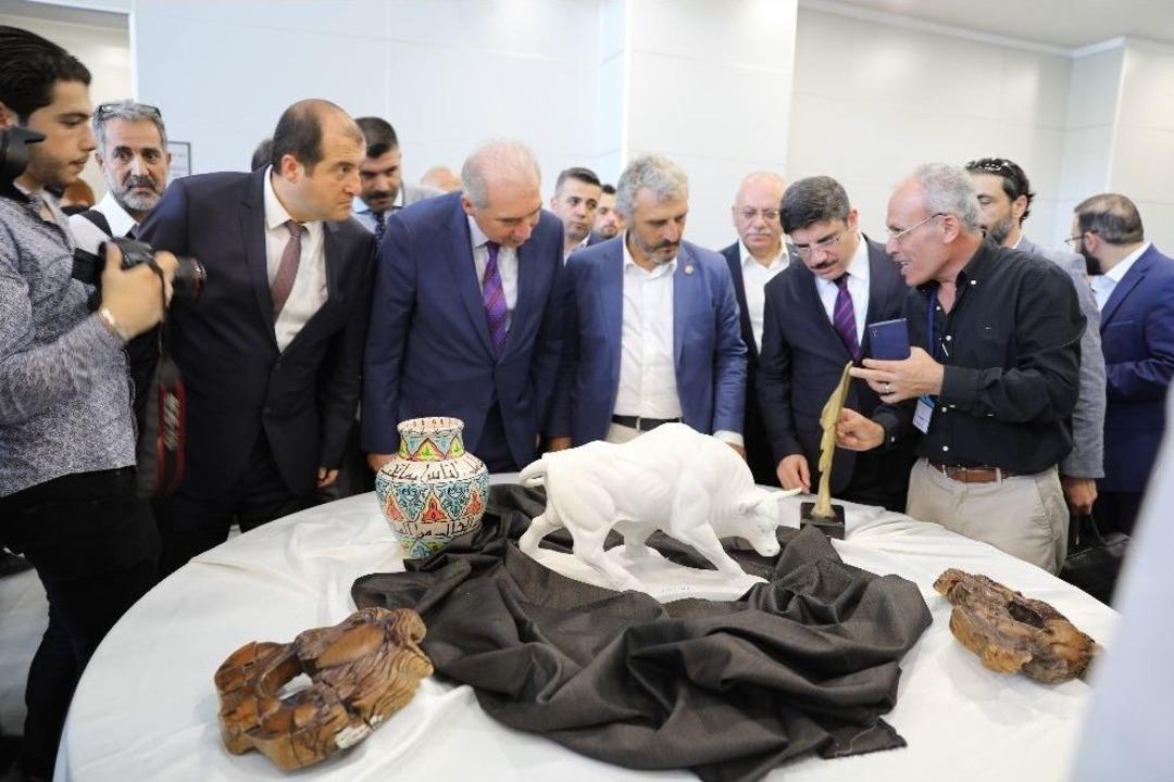 Başkan Uysal, Uluslararası İstanbul Arap&ccedil;a Kitap Fuarı&rsquo;nı Ziyaret Etti