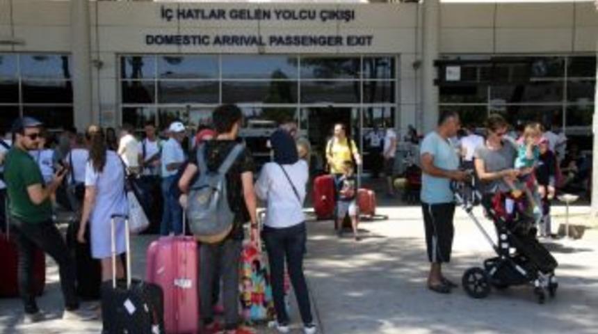 İstanbul&rsquo;a Gelen Turist Sayısı İlk 5 Ayda Y&uuml;zde 50 Arttı