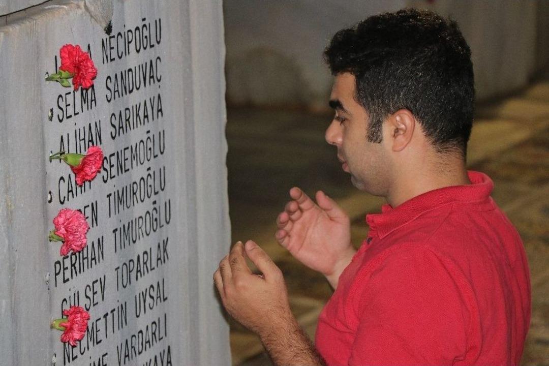 Yalova Depreminin 19&rsquo;uncu Yıl D&ouml;n&uuml;m&uuml; Dualar İle Anıldı