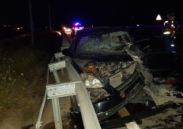 Ters Şeritte Kafa Kafaya Çarpıştılar: 3’ü Çocuk 7 Yaralı G3