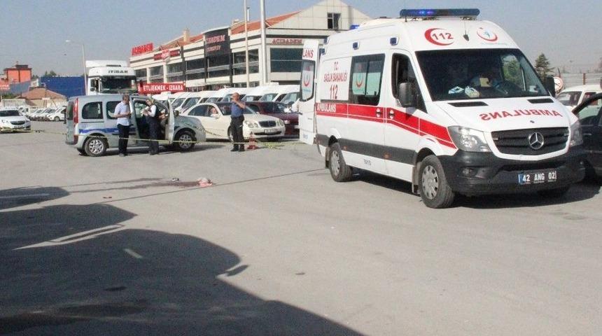 Tabancayla Vurularak Araçtan Atılan Kadın Hayatını Kaybetti